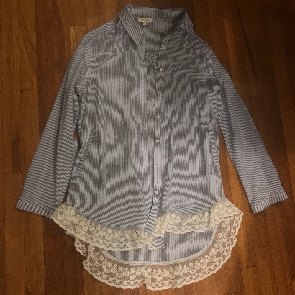 Great long sleeve top perfect for any setting
